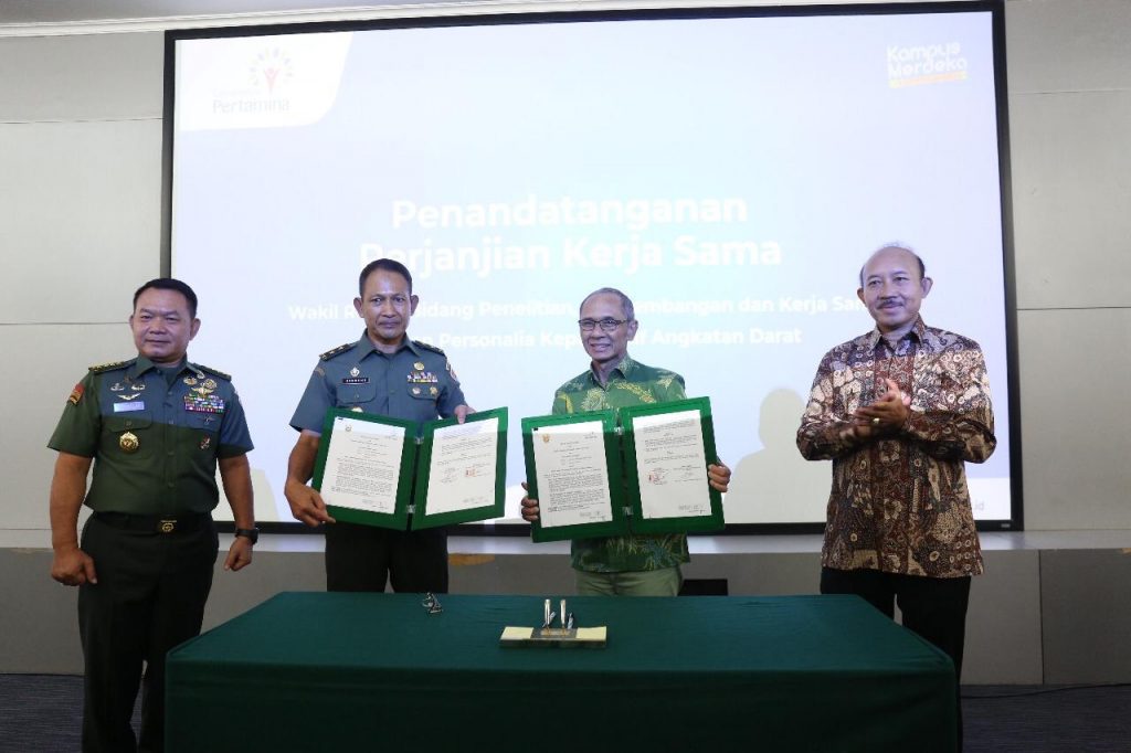 Dokumentasi: Penandatanganan Perjanjian Kerja Sama antara Universitas Pertamina (UPER) dan TNI AD, Juni 2022.